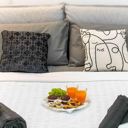 Duomo In 8 Stops Suite Deluxe Loft ميلان المظهر الخارجي الصورة