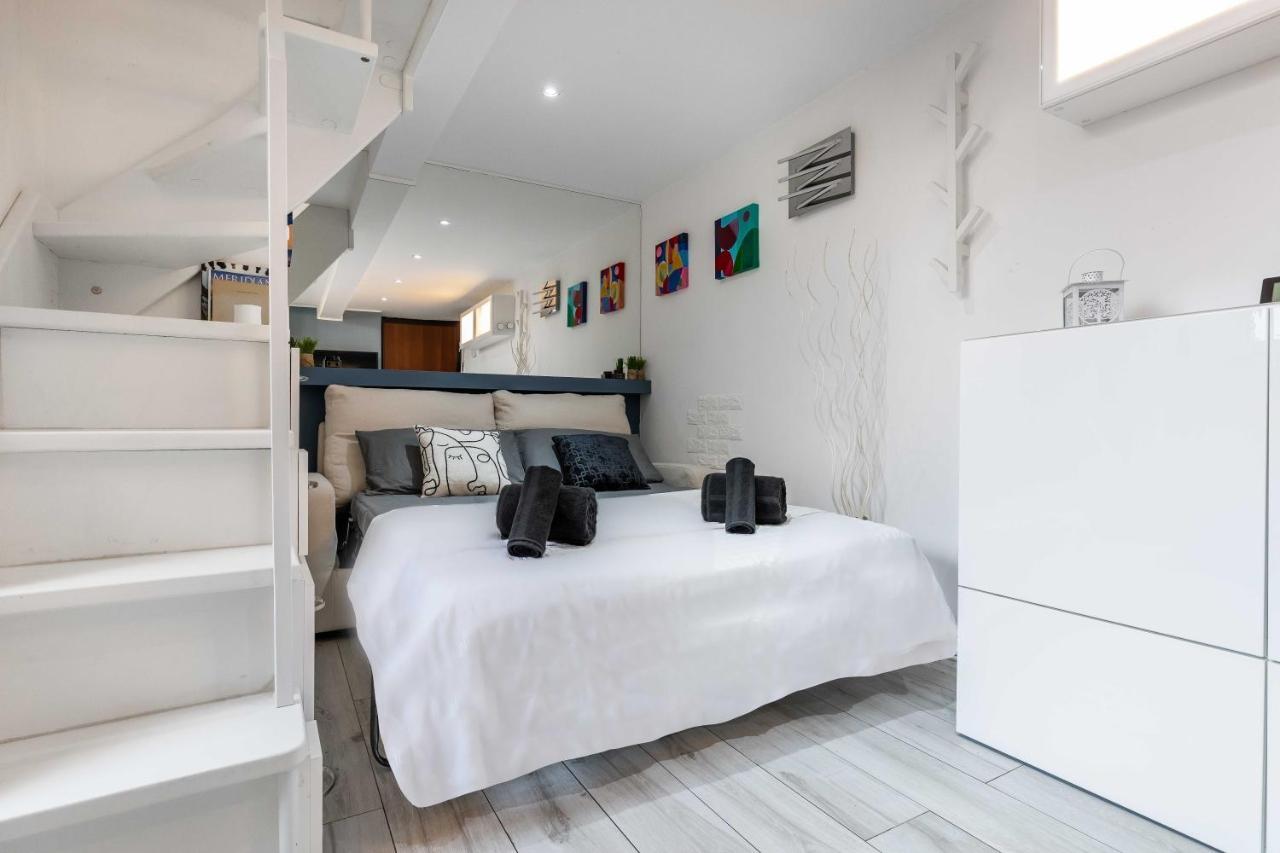 Duomo In 8 Stops Suite Deluxe Loft ميلان المظهر الخارجي الصورة