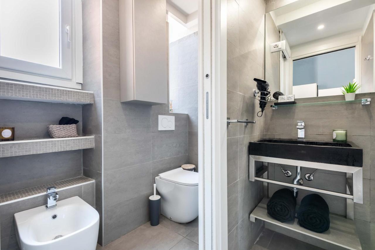 Duomo In 8 Stops Suite Deluxe Loft ميلان المظهر الخارجي الصورة