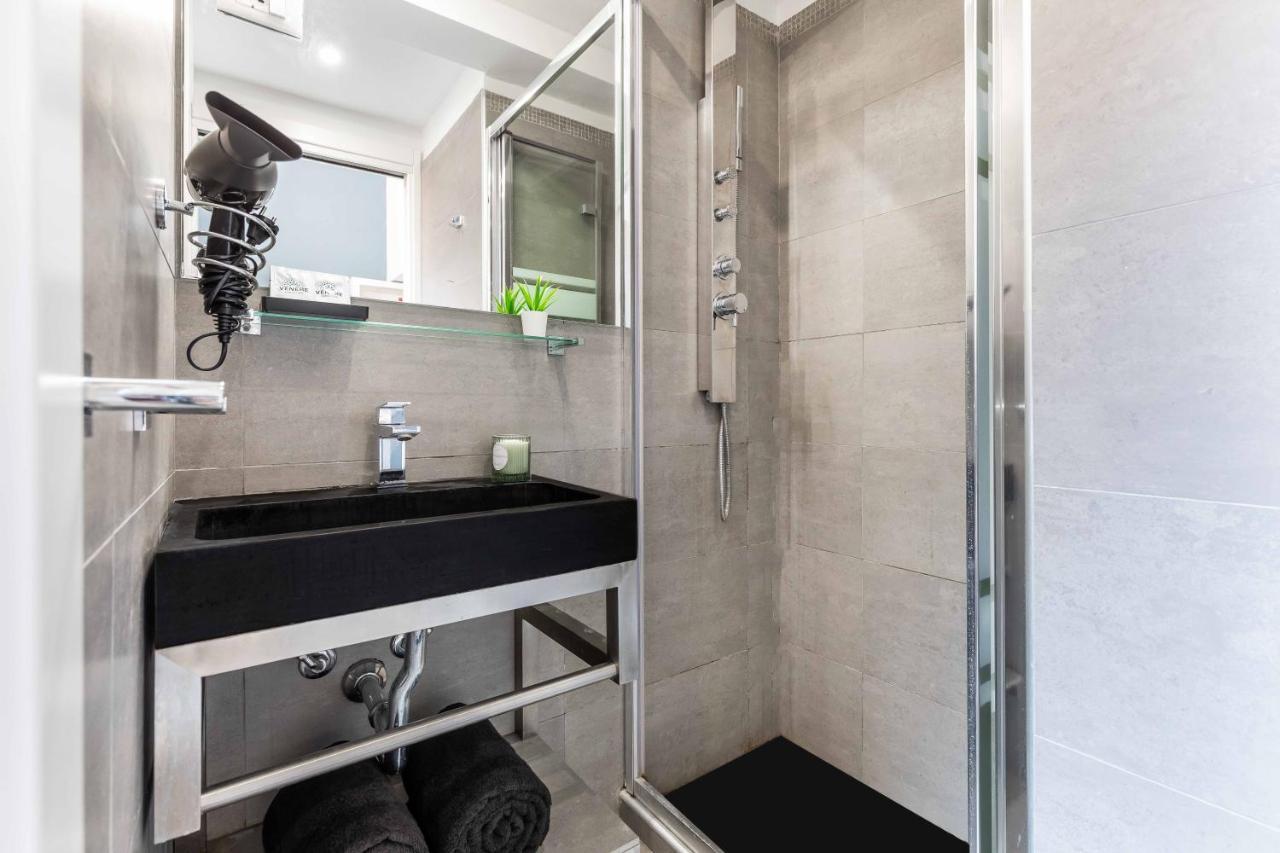 Duomo In 8 Stops Suite Deluxe Loft ميلان المظهر الخارجي الصورة