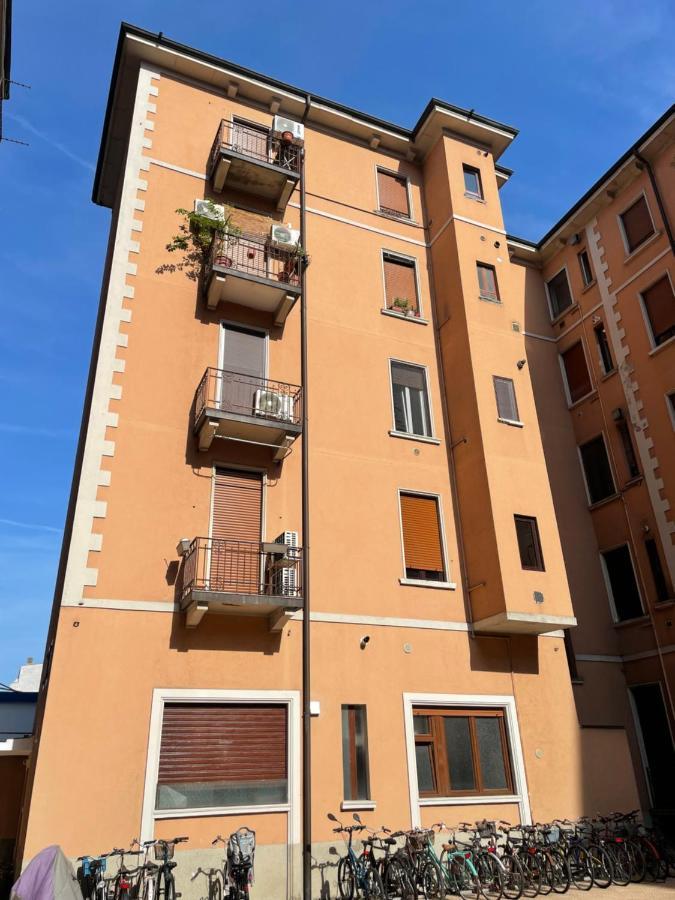 Duomo In 8 Stops Suite Deluxe Loft ميلان المظهر الخارجي الصورة